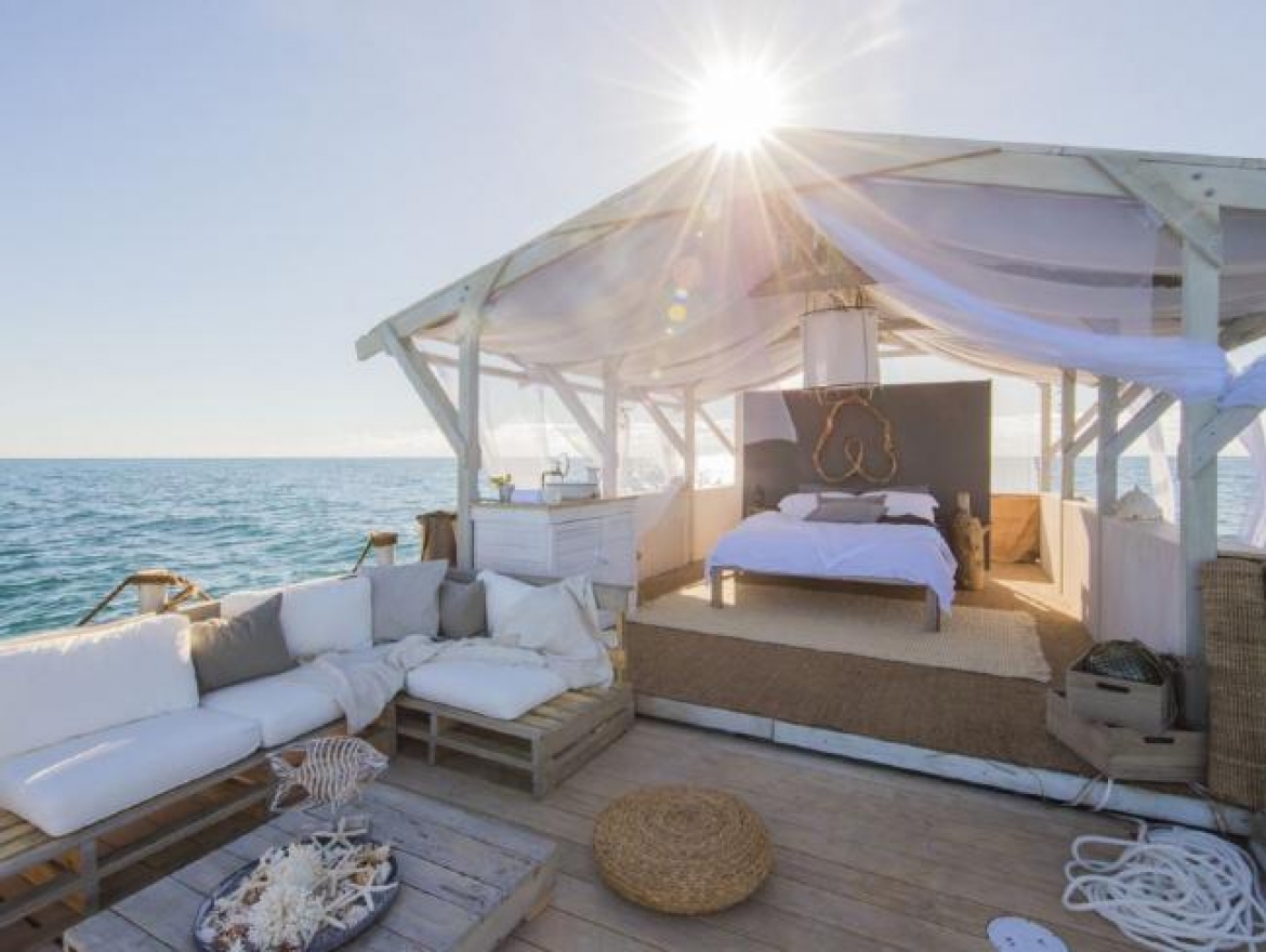 Airbnb предлагает для бронирования уникальный дом на воде в районе Большого Барьерного рифа